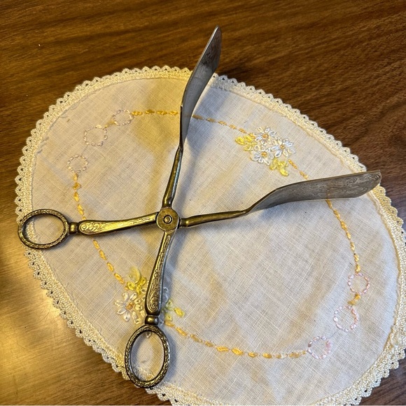 Vintage Ornate Silver Plate Scissor Pastry Tongs Dessert Sandwich Finger Loop - Picture 10 of 11